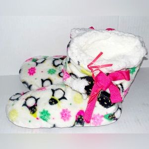 New Girls Plush Booty Indoor slippers Size 5/6